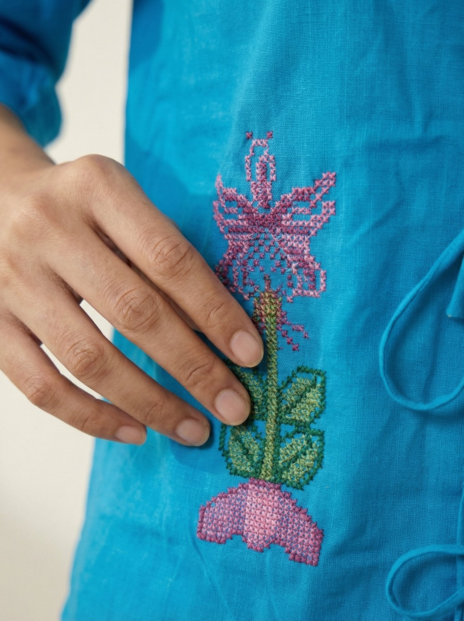 Handline Knotted Top with Kasuti Embroidery And Gathered Sleeve - Western Era Tops for women