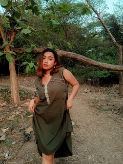 Scalloped Edge Collars Green Linen Dress with Drawstrings